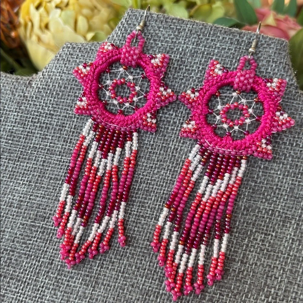 Handmade Native American Seed Bead Dreamcatcher Drop Earrings Pink Red White - Picture 7 of 12